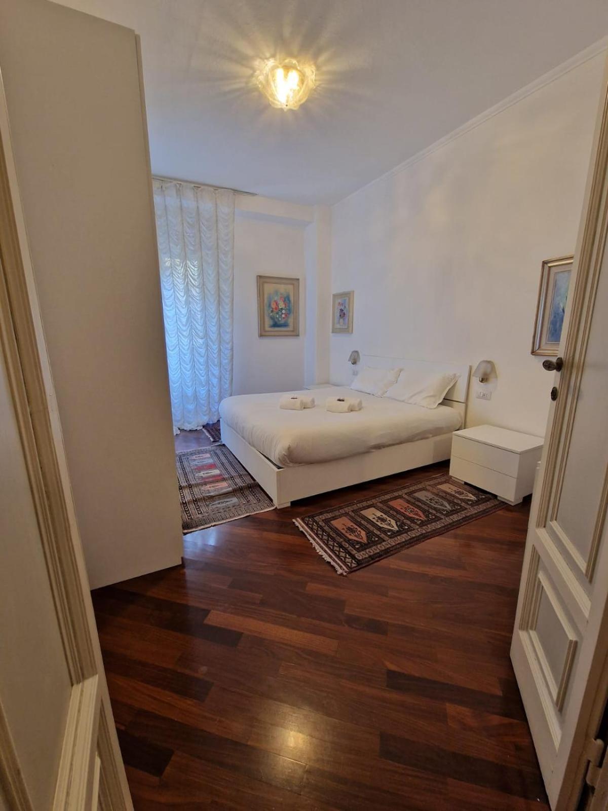 Duomo - Fontana Cozy With Terrace Apartment Милано Екстериор снимка