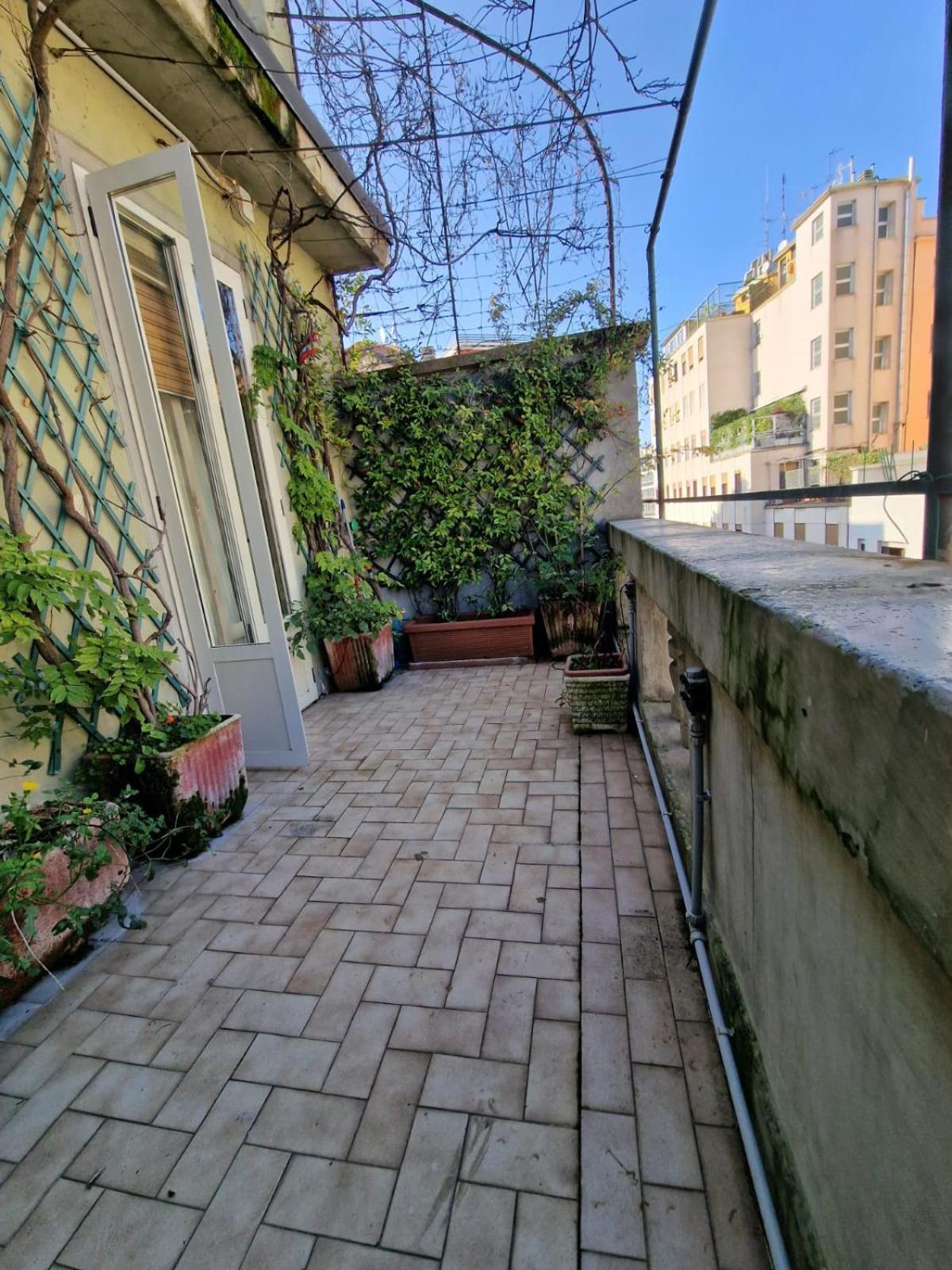 Duomo - Fontana Cozy With Terrace Apartment Милано Екстериор снимка